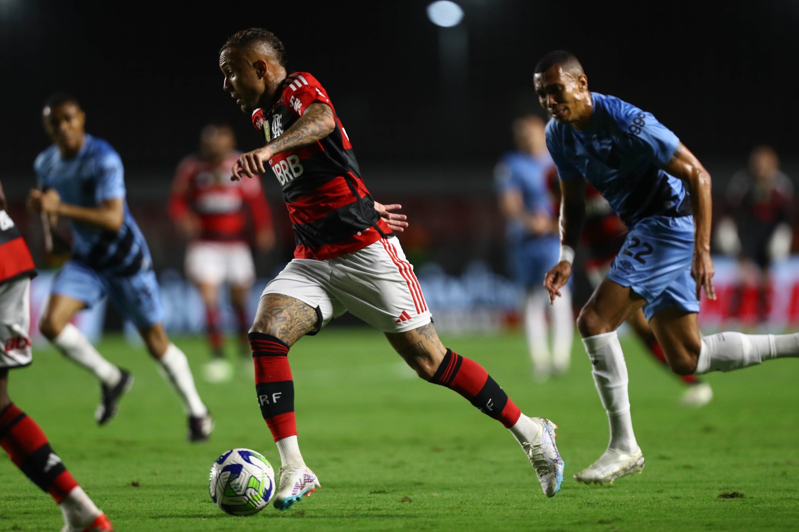 Athletico-PR x Flamengo: Quem Levará a Melhor