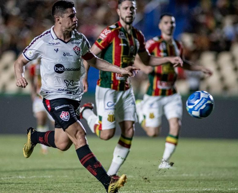 Corinthians busca vitória para ampliar vantagem na tabela do